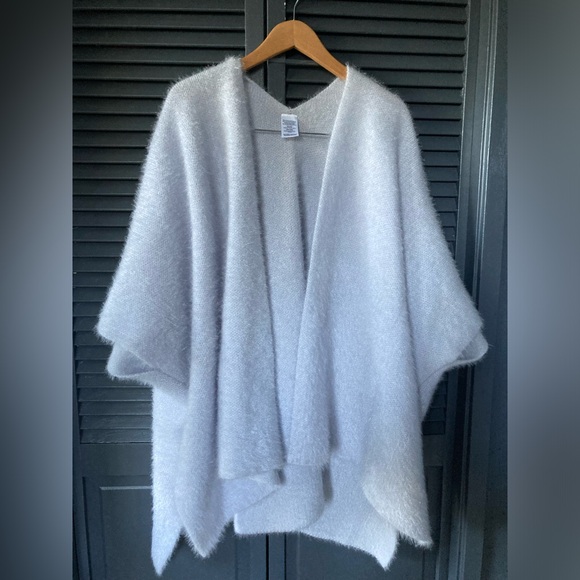Fuzzy open poncho (New without tags!) - Picture 1 of 8